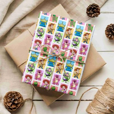 Disneyland Toy Story Seamless Pattern – Buzz & Woody Christmas Paper Pixar Gift Wrap Disneyland Gifts Disneyland Toy Story Seamless Pattern – Buzz & Woody Christmas Paper Pixar Gift Wrap Disneyland Gifts